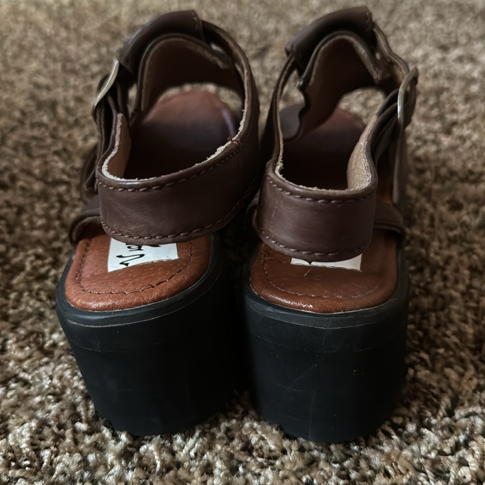 Vianey Sandle - Picture 7 of 7